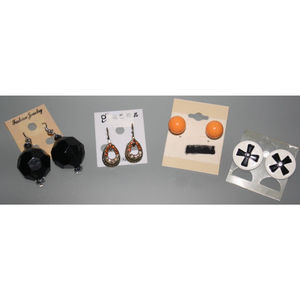 Lot of 4 Pairs Of Earrings Women's Fashion Jewelry Dangles Studs NWT